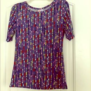 Arrow print Lularoe Gigi top!